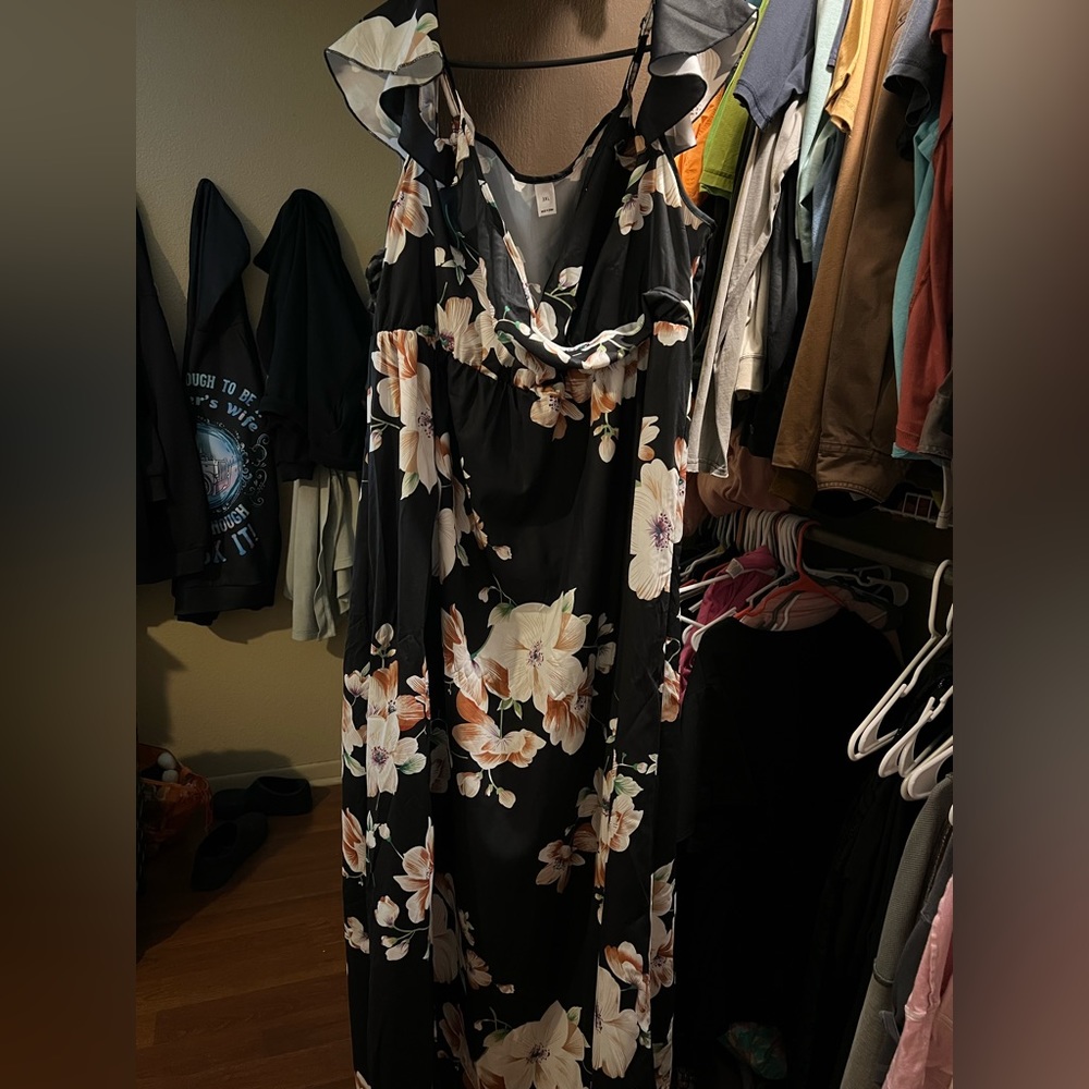 Plus size floral maxi dress